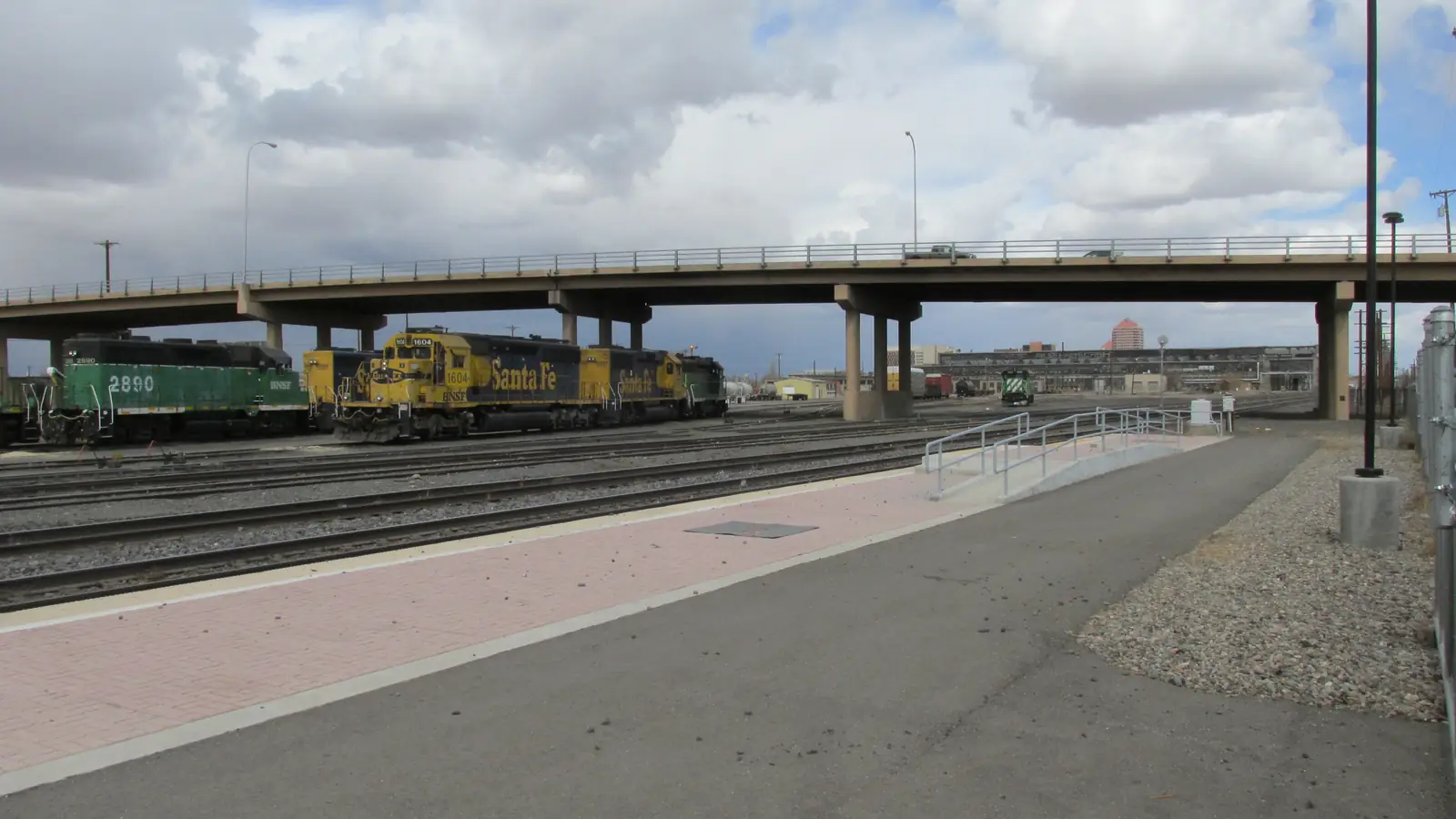 The BNSF rail yards south of downtown Albuquerque – the industrial belt where the Lavandería Brillante laundry stands; the laundry itself has no free photo