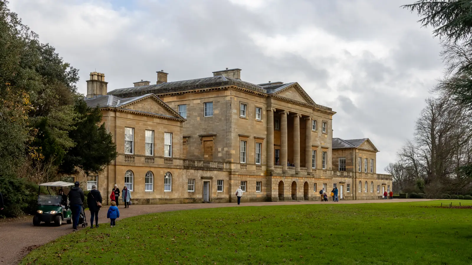 Basildon Park in Berkshire, Grantham House in Downton Abbey