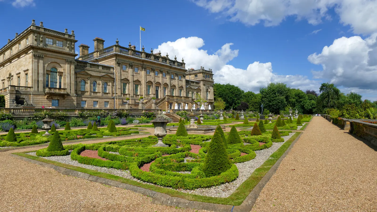 Harewood House and its parterre, the ball of the 2019 Downton Abbey film