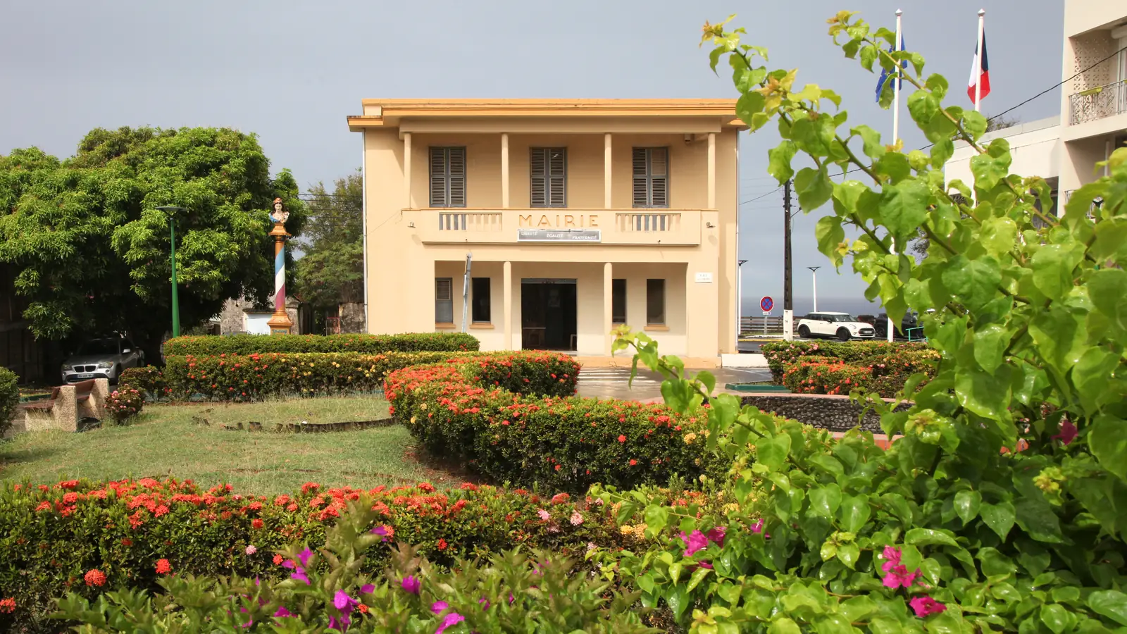 The town hall of Pointe-Noire on Place de la Liberté – Government House in Death in Paradise.
