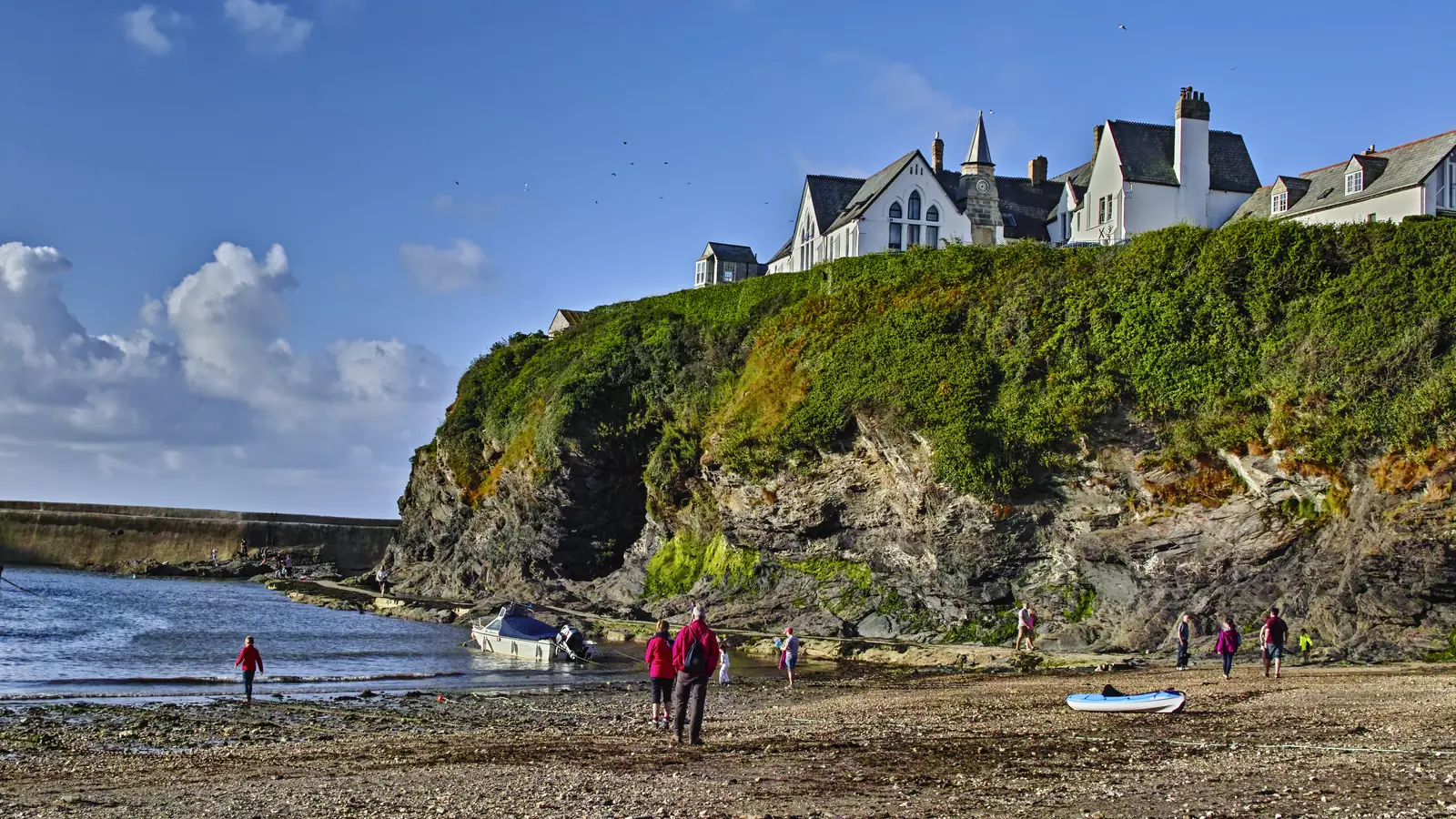 The Old School Hotel on Fore Street, Port Isaac – Portwenn Primary School, where Louisa teaches.