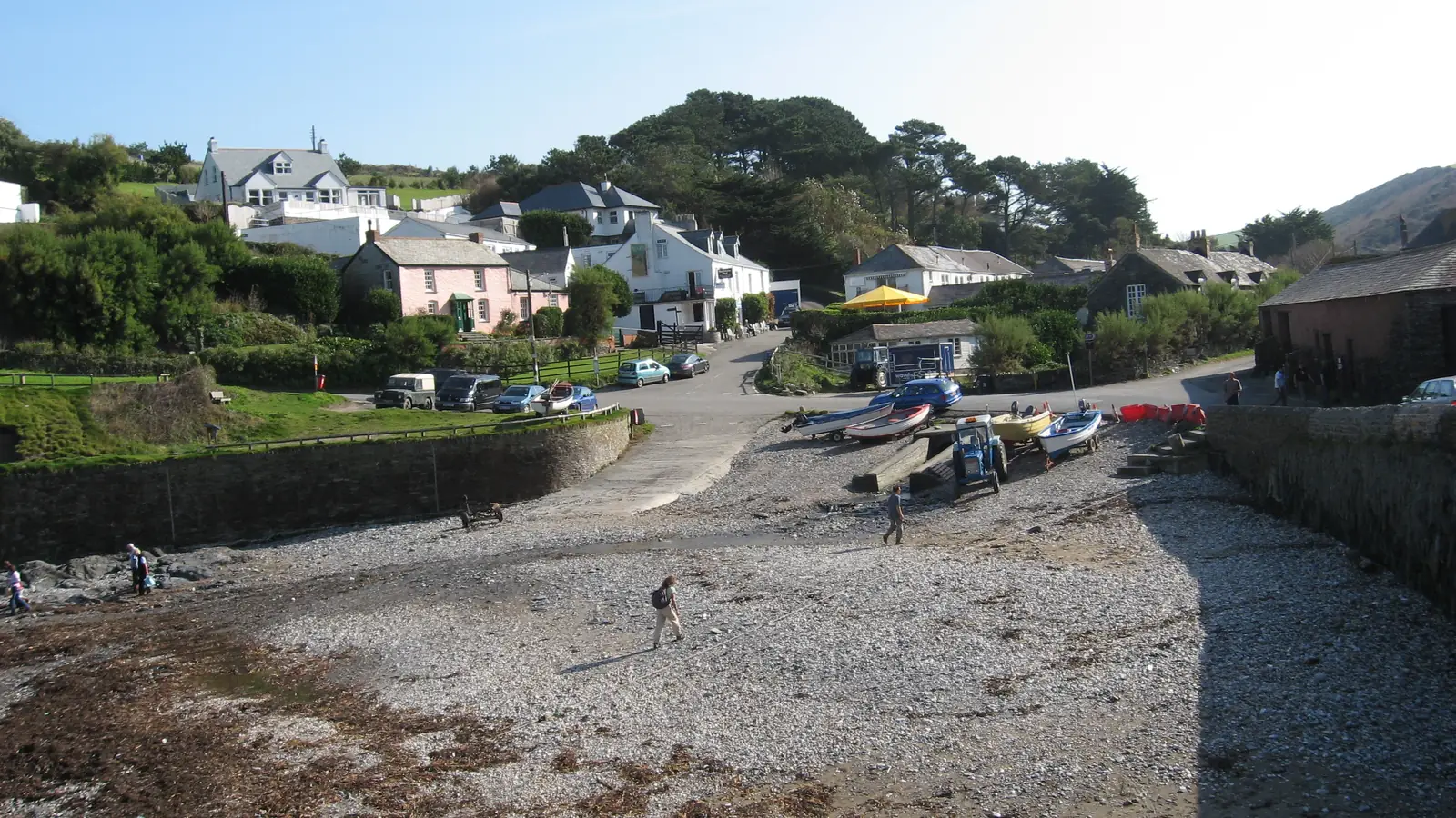 The cove of Port Gaverne next to Port Isaac – the beach in Doc Martin.