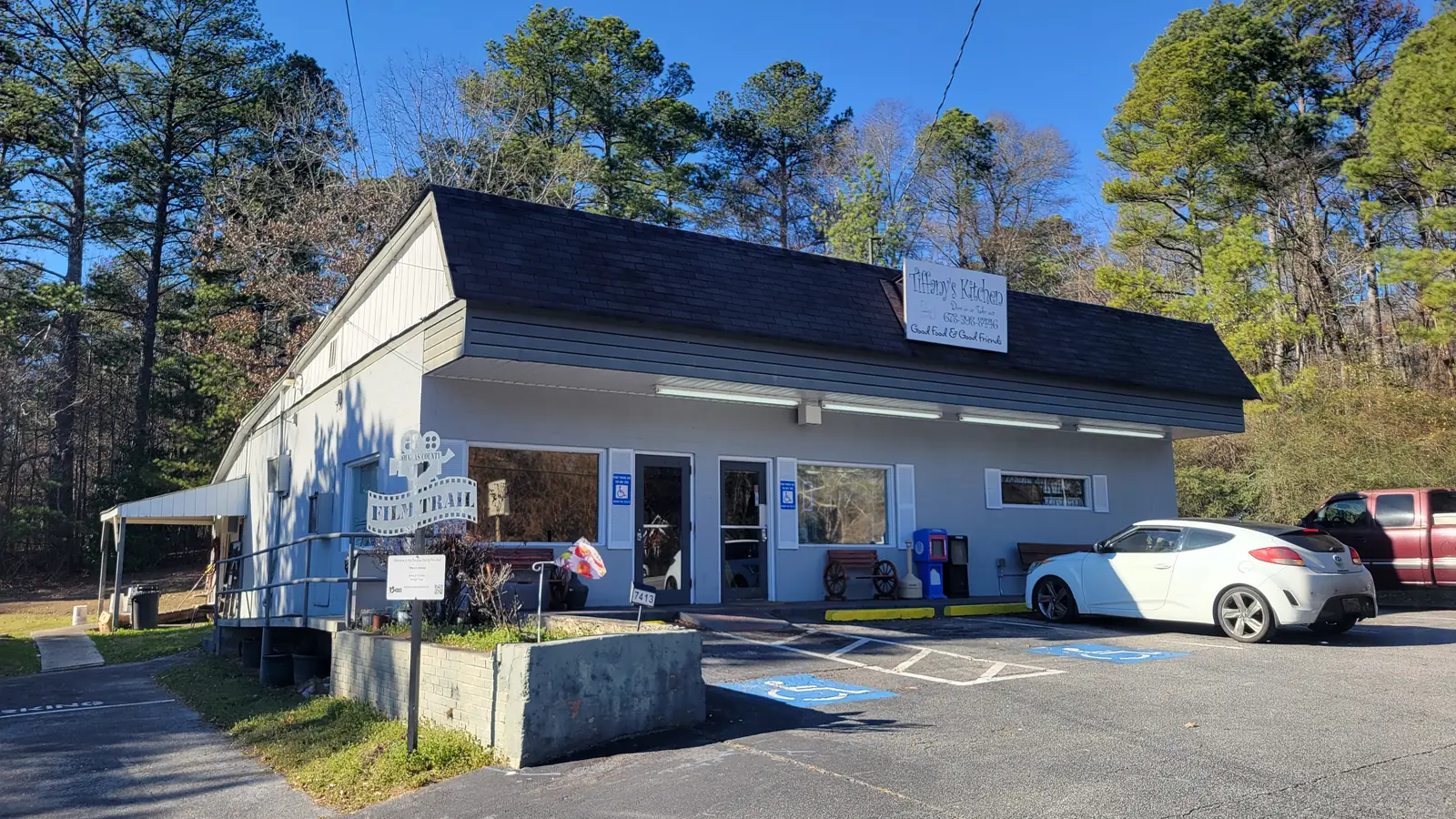 A roadside diner at Lithia Springs, Georgia – Tiffany's Kitchen, Benny's Burgers in the first episode