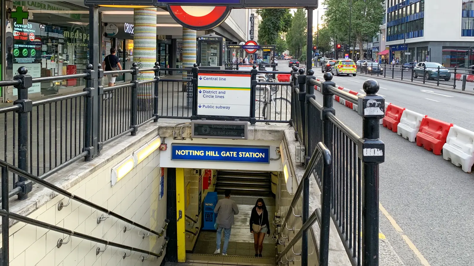 The corner café on Mortimer Square in Notting Hill – Roy's kebab shop