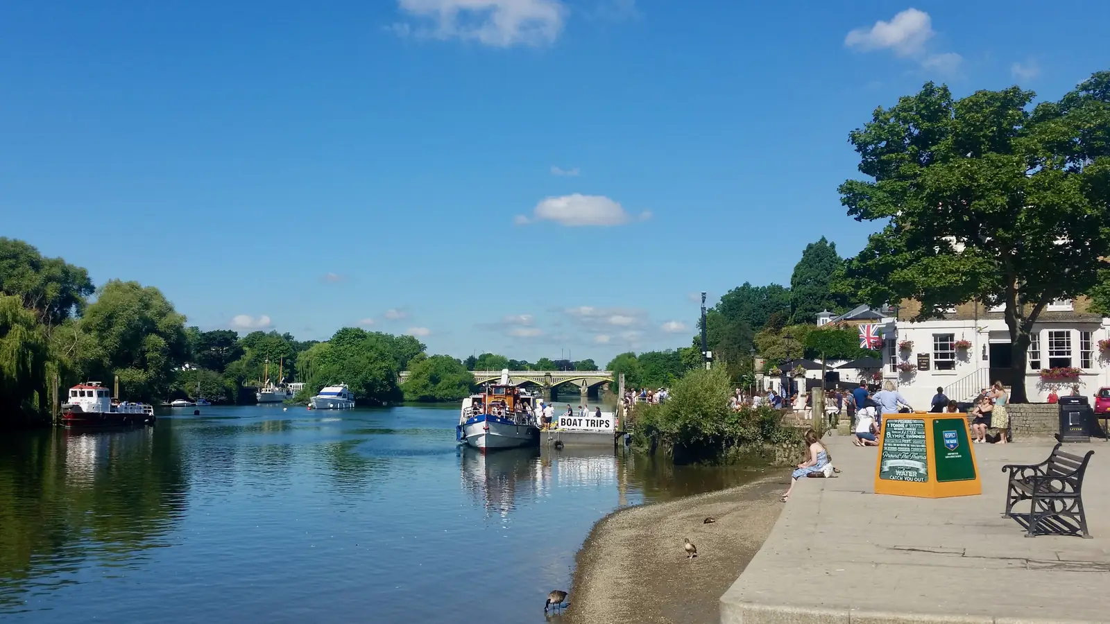 The terraces and towpath of Richmond Riverside on the Thames – Roy and Keeley's first date